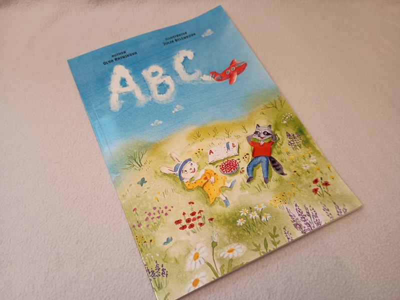 Book Review: ABC by Olya Ratnikova & Julia Belenkova